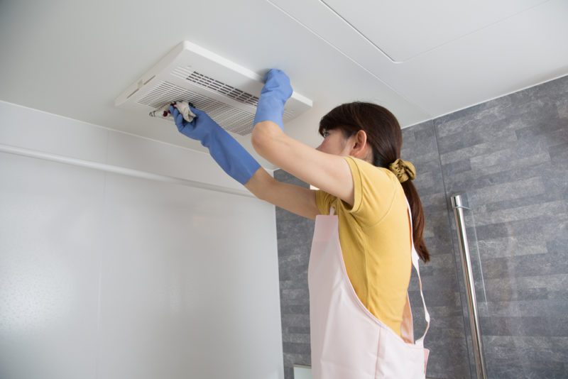 ENERGY woman clean air duct shutterstock  e